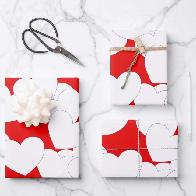 Beau Papier Rouge Enveloppé Avec Gros Coeurs Blanc (Recto)
