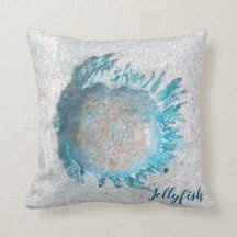 Beau par le coussin de bord de la mer