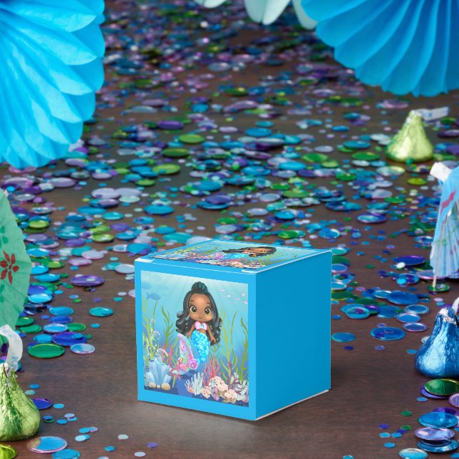 Beautiful black mermaid playing in the sea favor box (Party)