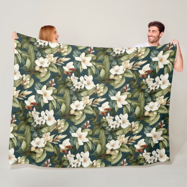 Beautiful classic floral pattern fleece blanket (In Situ)