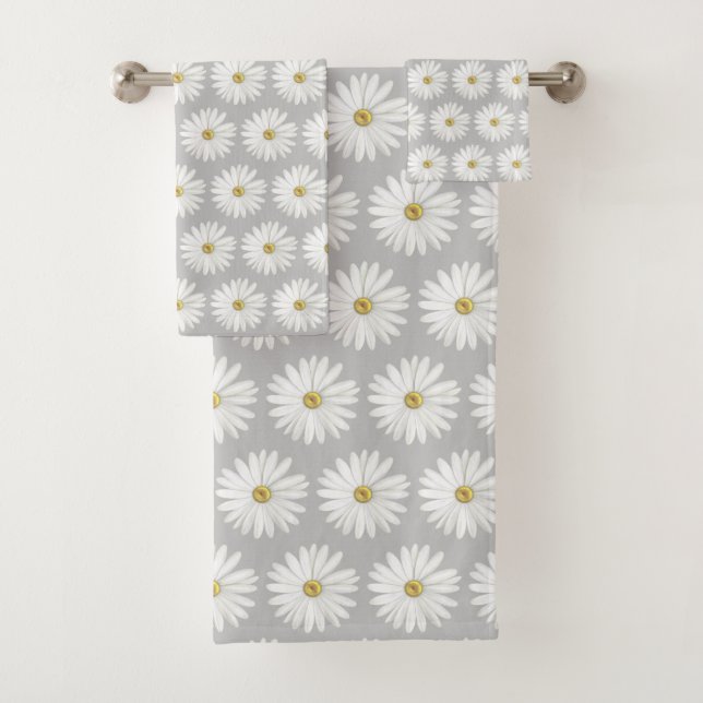 Beautiful Daisy Flower Pattern on Light Grey Bath Towel Set (Insitu)