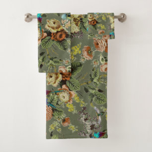 Beautiful exotic bird, Swamp Green background Bath Towel Set