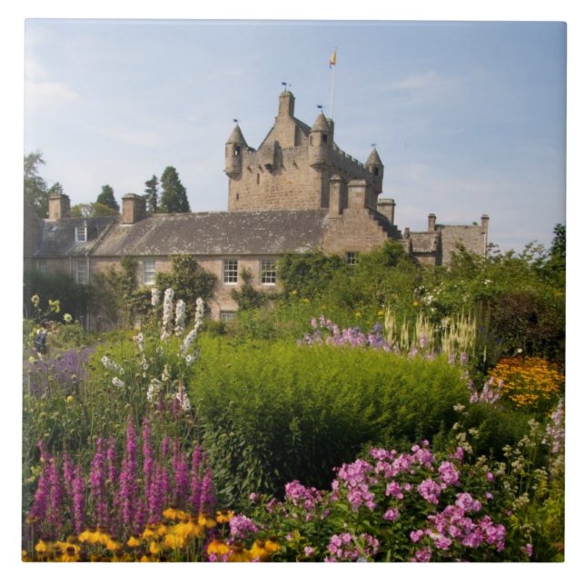 Beautiful gardens and famous castle in Scotland Tile (Front)