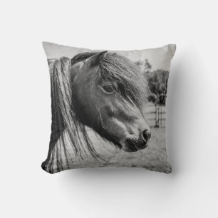 BEAUTIFUL HORSE THROW PILLOW