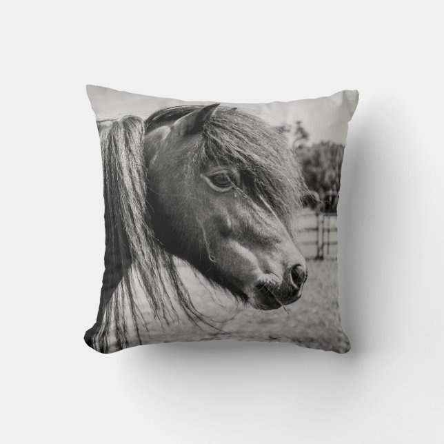 BEAUTIFUL HORSE THROW PILLOW (Front)