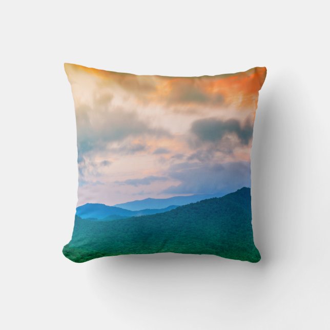 Beautiful sky,red clouds throw pillow (Front)