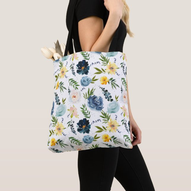 Beautiful Watercolor Flower Roses Seamless Pattern Tote Bag (Close Up)