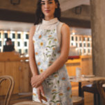 Beautiful White Daisy Flower Apron<br><div class="desc">This design may be personalized by choosing the customize option to add text or make other changes. If this product has the option to transfer the design to another item, please make sure to adjust the design to fit if needed. Contact me at colorflowcreations@gmail.com if you wish to have this...</div>