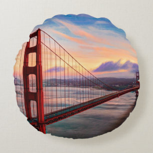 Beautiful winter sunset at Golden Gate Bridge Round Pillow