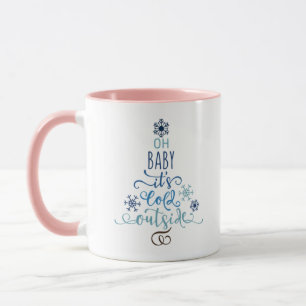 Bébé sa tasse extérieure froide