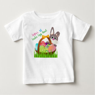 Bébé T-shirt pour la première chasse aux œufs de Pâques