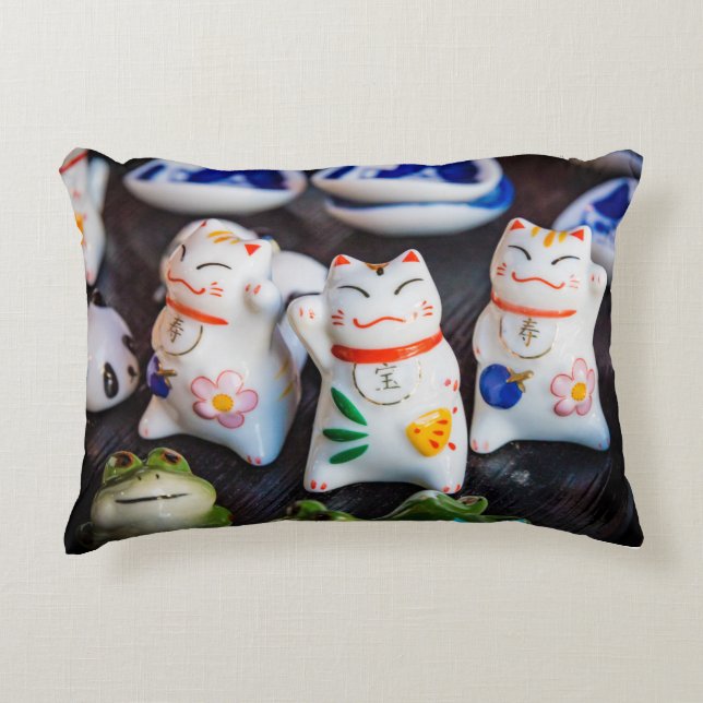 Beckoning cat figurines accent pillow (Front)