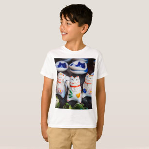 Beckoning cat figurines T-Shirt
