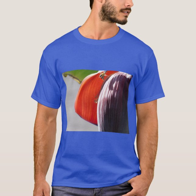 Bee at a banana tree T-Shirt (Front)