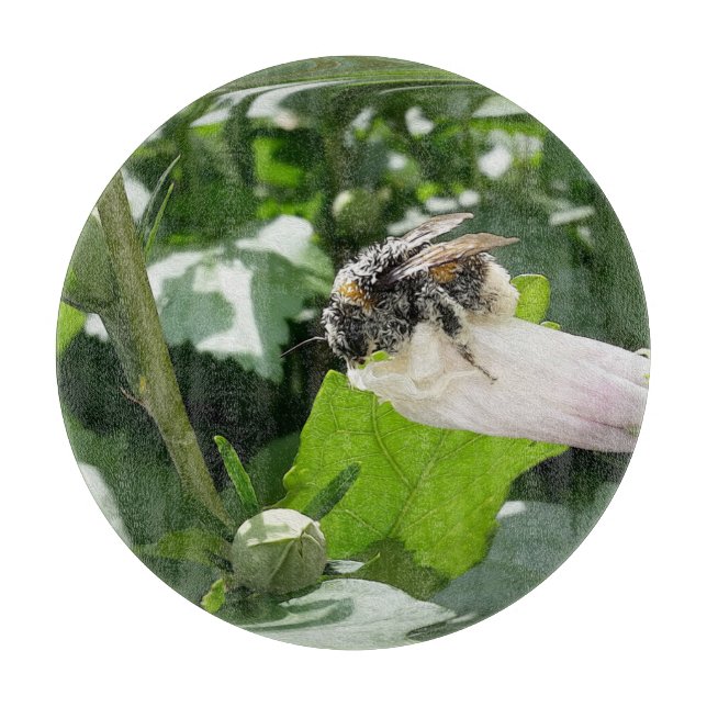 Bee in summer cutting board (Front)
