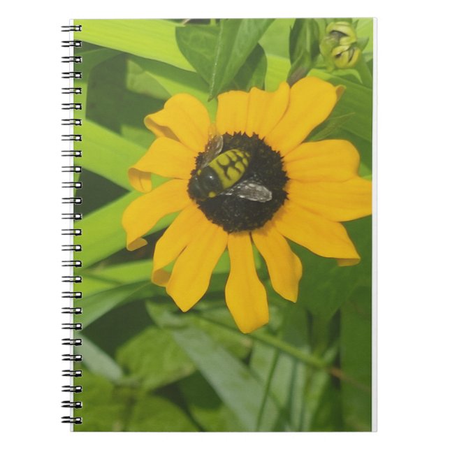 Bee Repose dans un Carnet photo à fleurs (Devant)