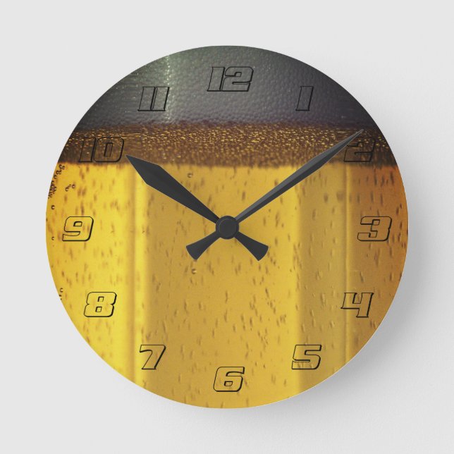 Beer Mug with Bubbles and Foam Round Clock (Front)