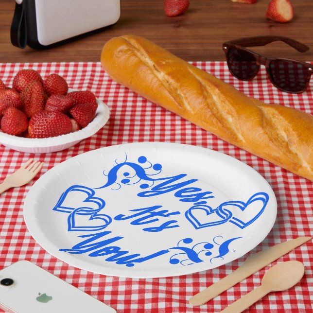 Begins With A Kiss Collection  Paper Plates (Picnic)
