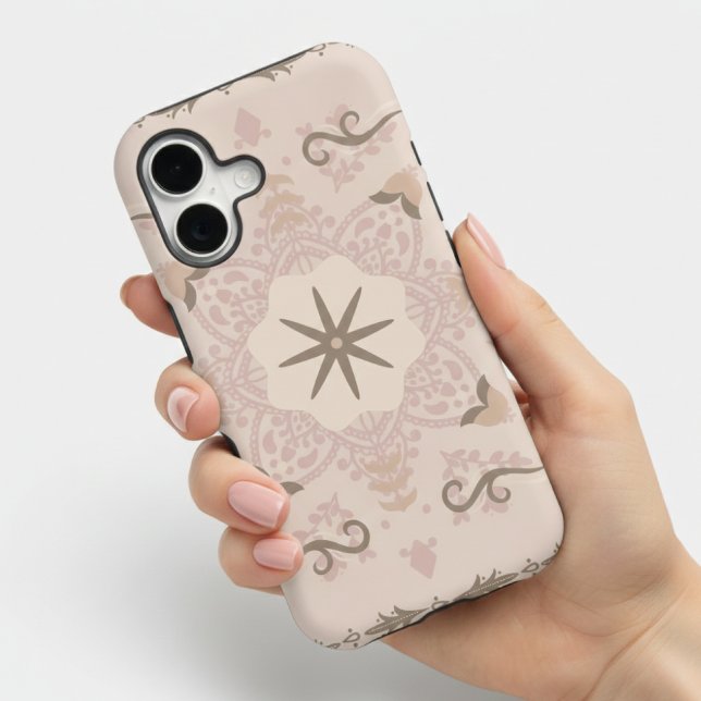 Beige And Brown Batik Pattern iPhone 17 Case (Créateur téléchargé)