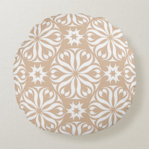 Beige and white floral ornament. Seamless patterna Round Pillow