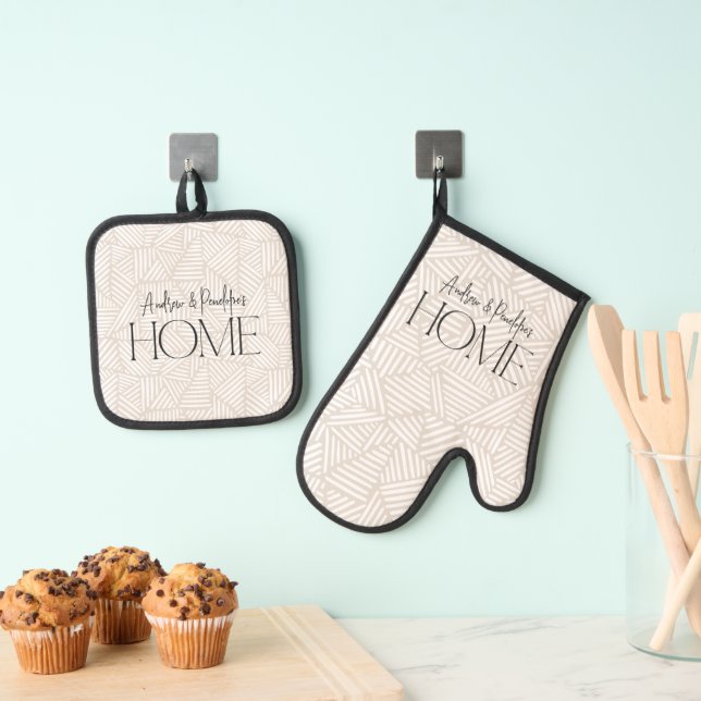 Beige and white modern geometric minimal home oven mitt & pot holder set (Insitu(Hanging))