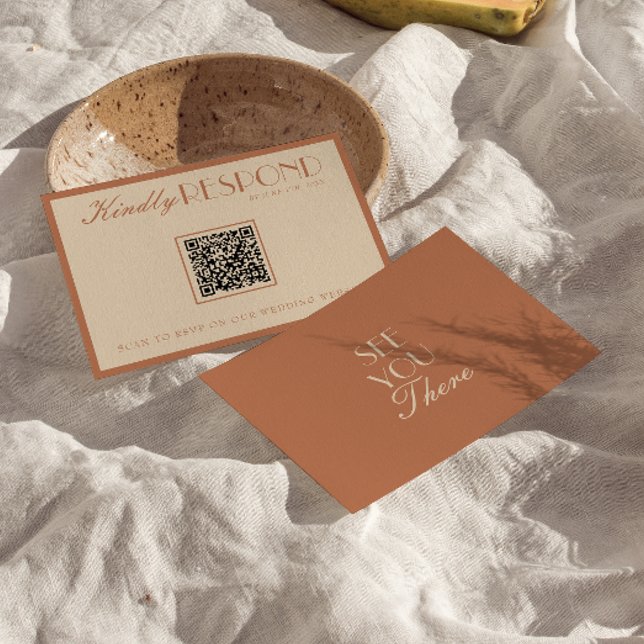 Beige Bronzer Old Money QR Code Wedding RSVP (Créateur téléchargé)