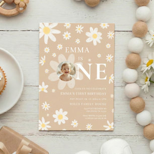 Beige Daisy First 1st Birthday Photo invitation