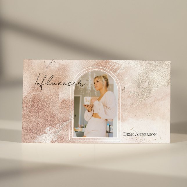 Beige décontracté | Cartes de visite modernes d'In (Créateur téléchargé)