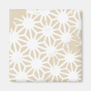 Beige geometric pattern magnet