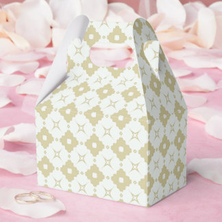 Beige geometric seamless decorative pattern favor box