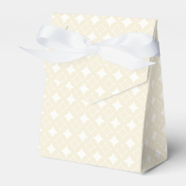 Beige shippo pattern favor box (Front Side)
