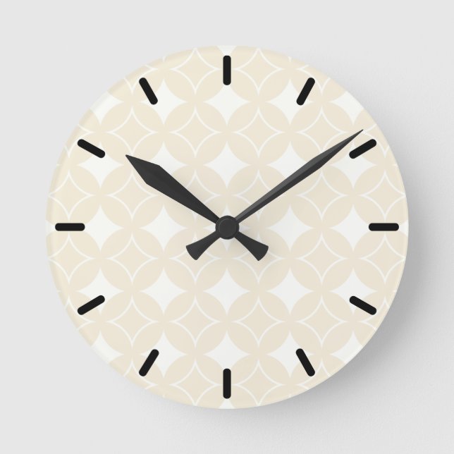Beige shippo pattern round clock (Front)