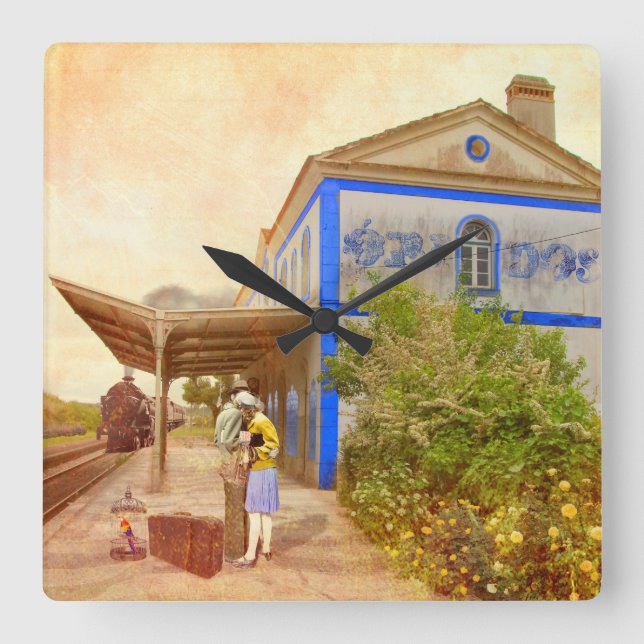Beijo em Obidos Square Wall Clock (Front)