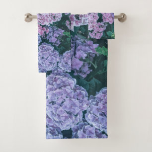 Bel ensemble floral pourpre et rose de serviette