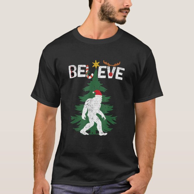 Believe Bigfoot Sasquatch Yeti Santa Hat Christmas T-Shirt (Front)