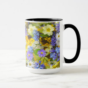 Belle conception de fleurs de tasse de café au
