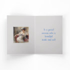 BELLE FEMME À L'INTÉRIEUR ET À L'EXTÉRIEUR CARTE D