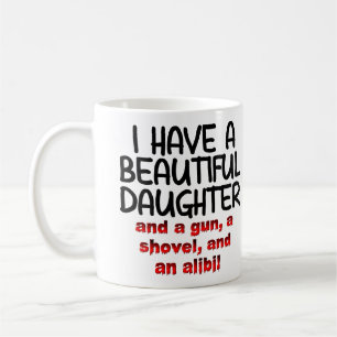Belle Fille Pistolet Pelle Alibi Mug Drôle
