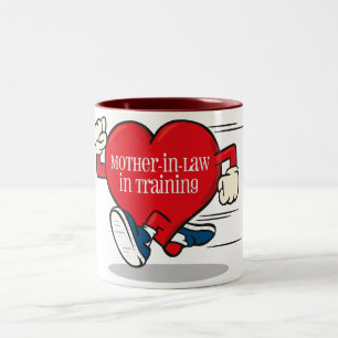 Belle-mère dans la tasse de formation