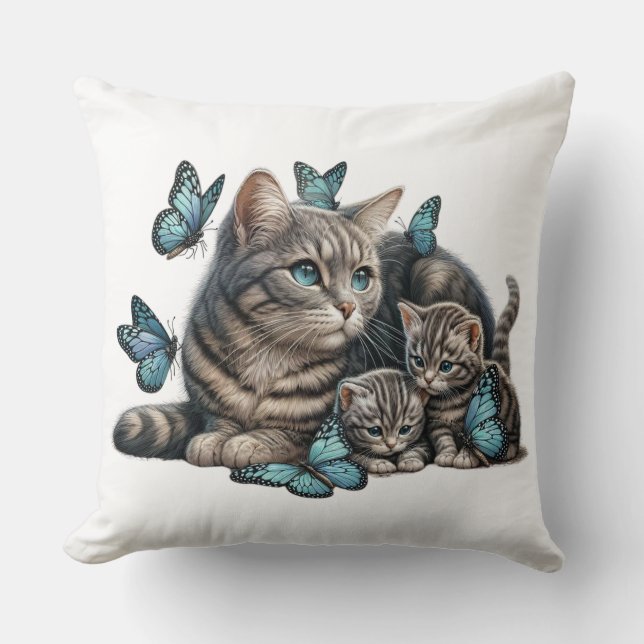 Belle Tabby Chat Avec Ses ChatonsJetez Coussin (Recto)
