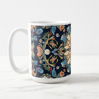 Belle tasse avec motif floral élégant