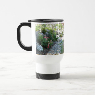 Belle tasse florale de voyage de banc de parc
