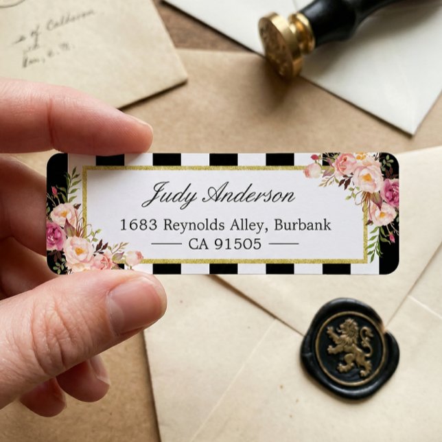 Belles Fleurs Roses Classiques Blancs Noirs (Créateur téléchargé)