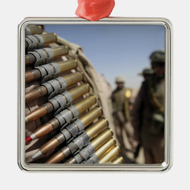 Belts of 50-calibre ammunition metal ornament (Front)