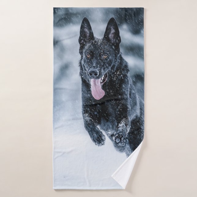 Berger allemand noir dans la couverture de duvet d (Serviette de bain)