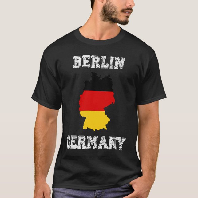Berlin Germany Vintage Germany Flag Map T-Shirt (Front)