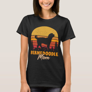 Bernedoodle Mom Mama Vintage Retro Dog Women Gift T-Shirt