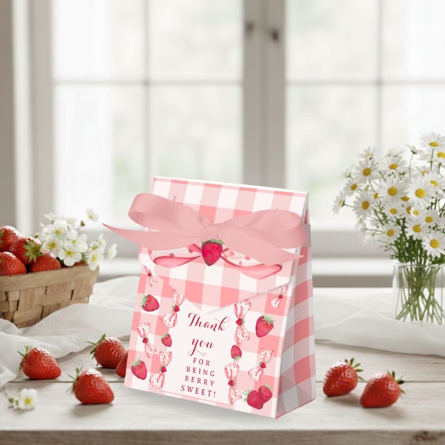 Berry First Birthday Red Gingham Bows Square Favor Box (Berry First Birthday Red Gingham Bows Square Favor Boxes-Tent 4x2x5)