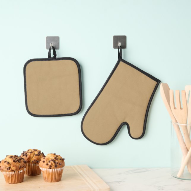 Best Solid Colour Silver Quilted Heat Protection  Oven Mitt & Pot Holder Set (Insitu(Hanging))