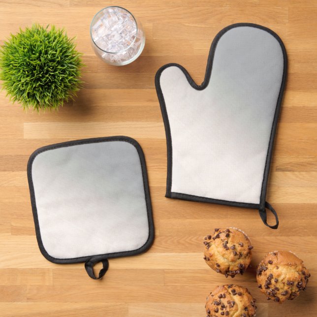 Best Solid Colour Silver Quilted Heat Protection  Oven Mitt & Pot Holder Set (Top Down)